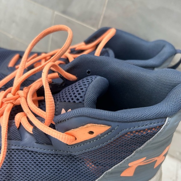 Under Armour Kids' youth 7 Navy and Orange Athletic basketball sneakers unisex - Picture 5 of 10